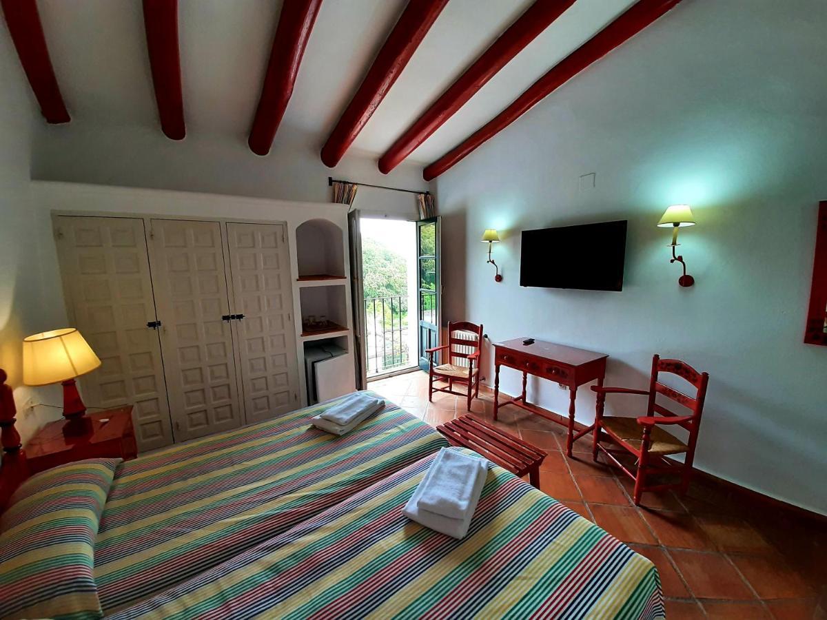 Finca Valbono Apartamentos Rurales Y Hotel Aracena Buitenkant foto