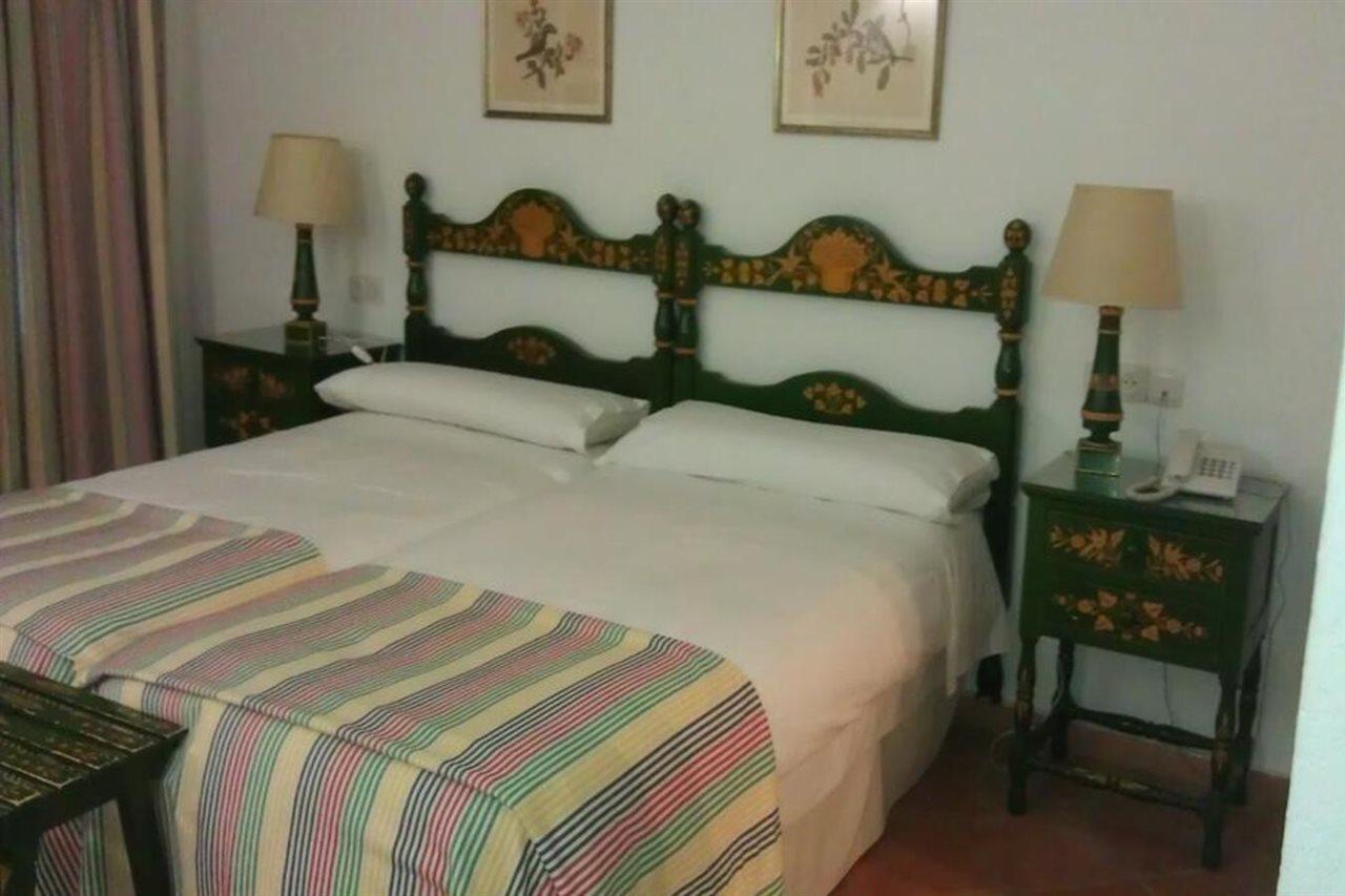 Finca Valbono Apartamentos Rurales Y Hotel Aracena Buitenkant foto