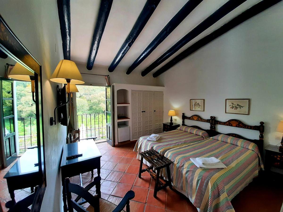 Finca Valbono Apartamentos Rurales Y Hotel Aracena Buitenkant foto