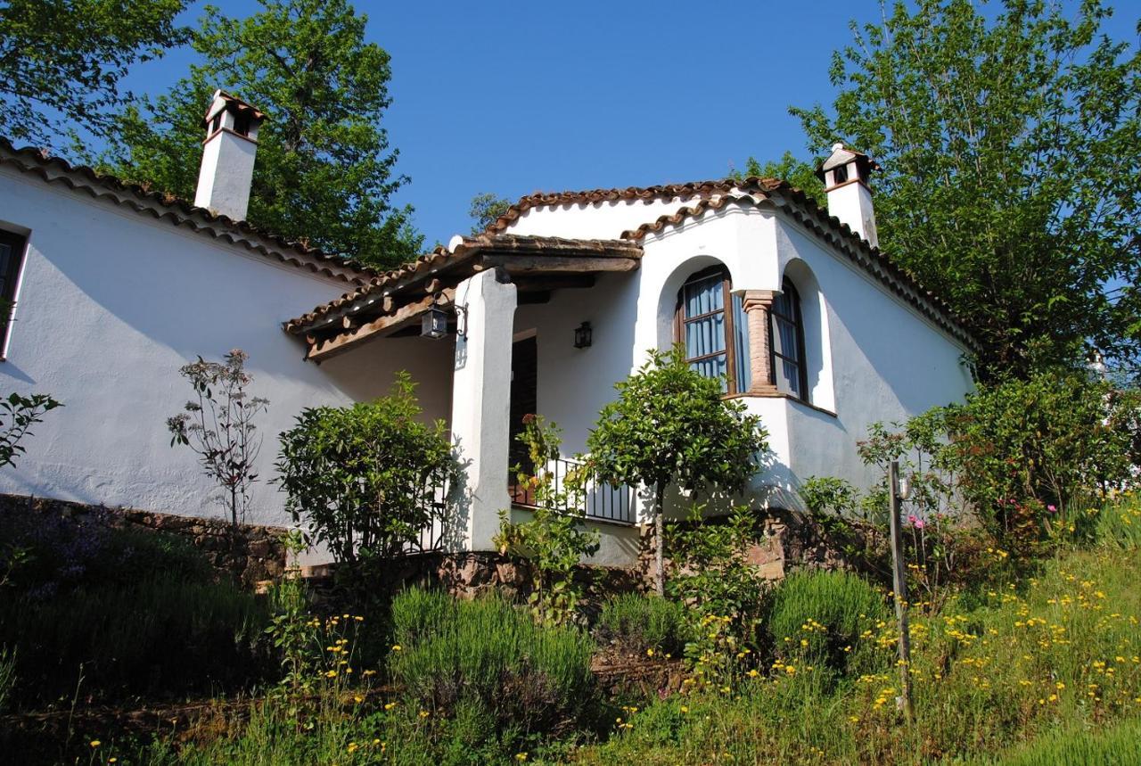 Finca Valbono Apartamentos Rurales Y Hotel Aracena Buitenkant foto