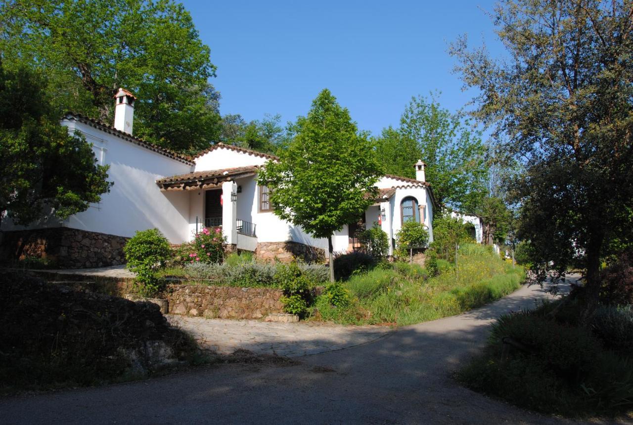 Finca Valbono Apartamentos Rurales Y Hotel Aracena Buitenkant foto
