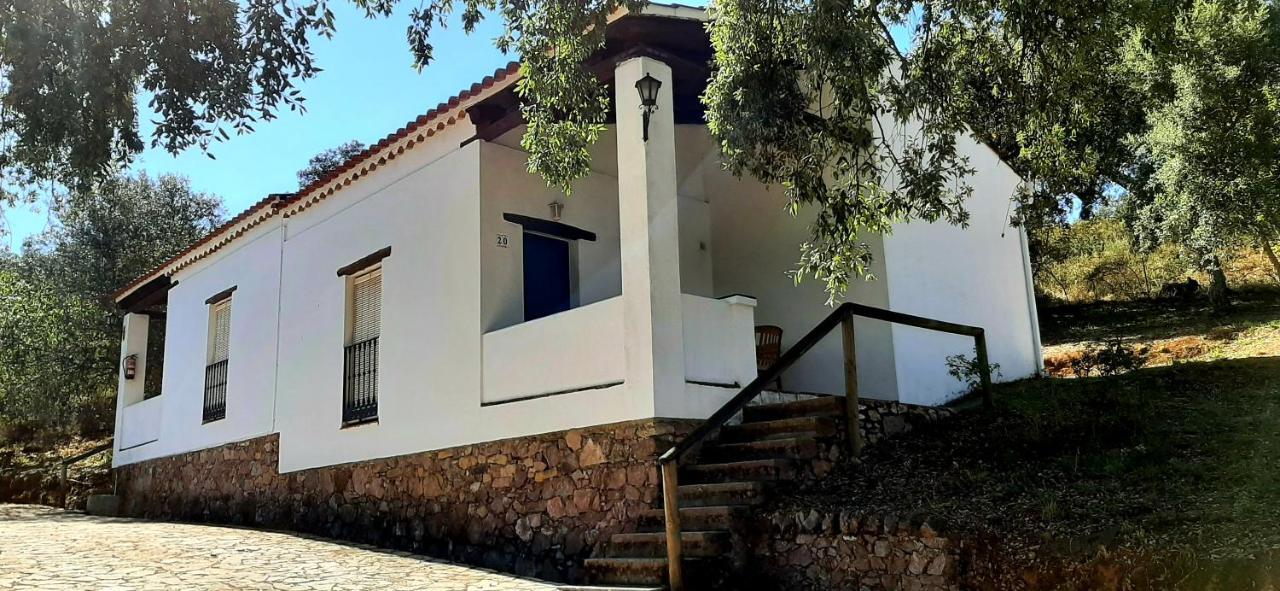 Finca Valbono Apartamentos Rurales Y Hotel Aracena Buitenkant foto