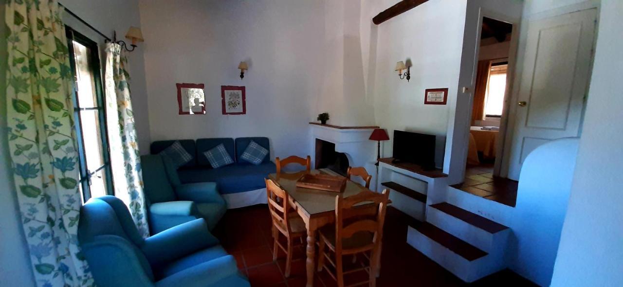 Finca Valbono Apartamentos Rurales Y Hotel Aracena Buitenkant foto
