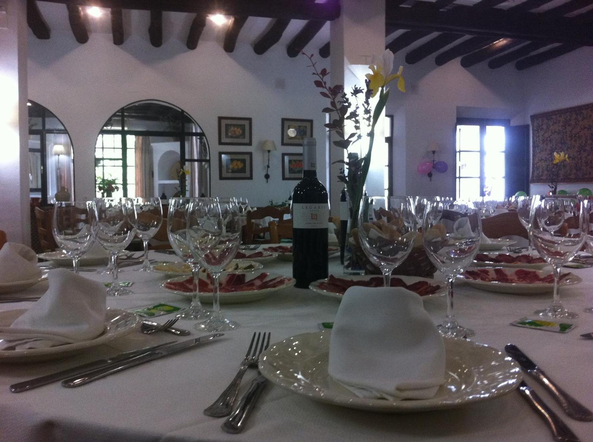 Finca Valbono Apartamentos Rurales Y Hotel Aracena Buitenkant foto