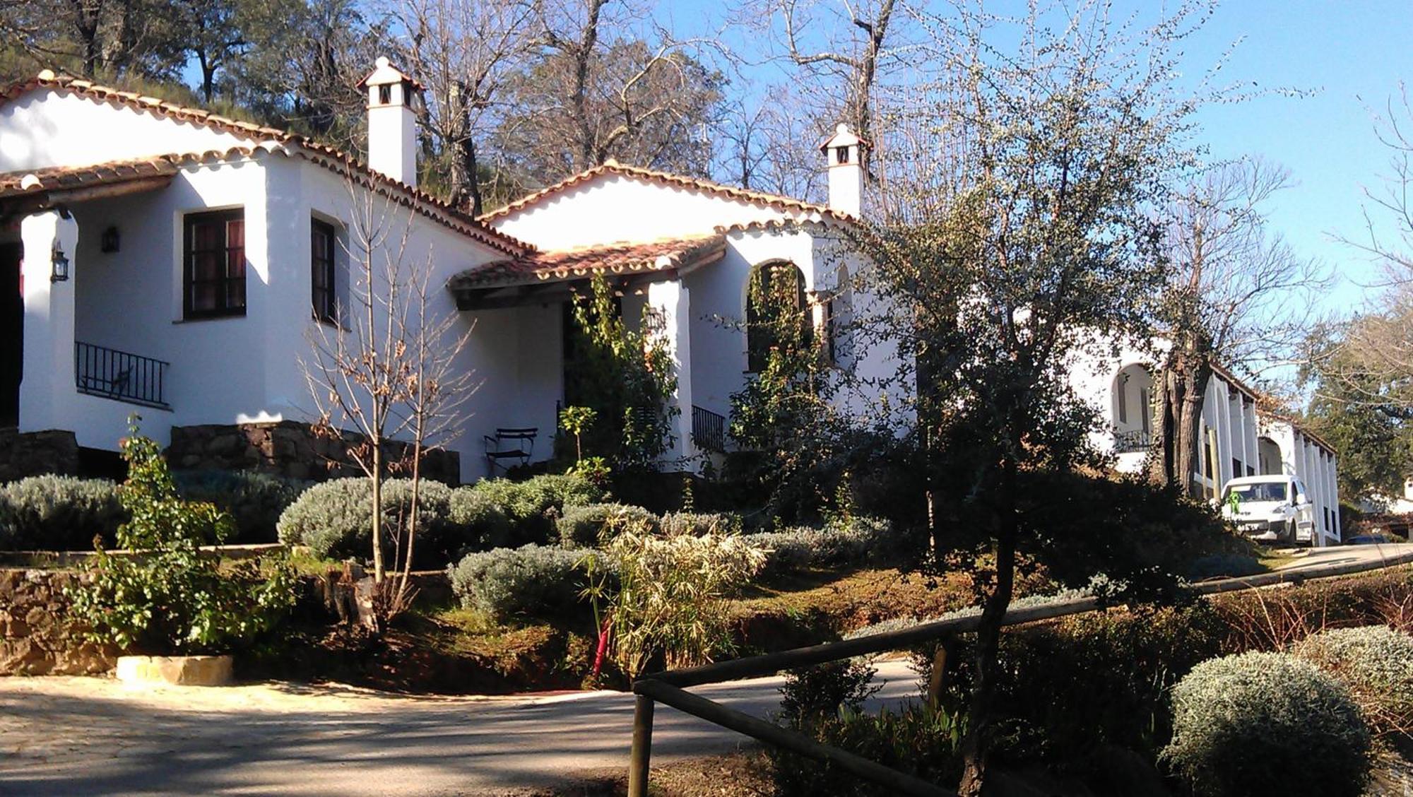 Finca Valbono Apartamentos Rurales Y Hotel Aracena Buitenkant foto