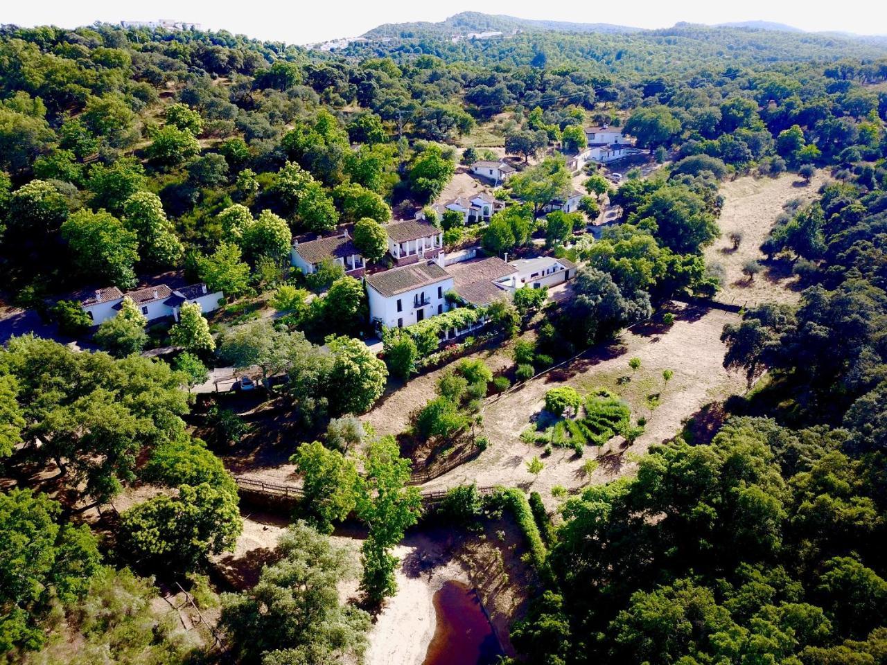 Finca Valbono Apartamentos Rurales Y Hotel Aracena Buitenkant foto