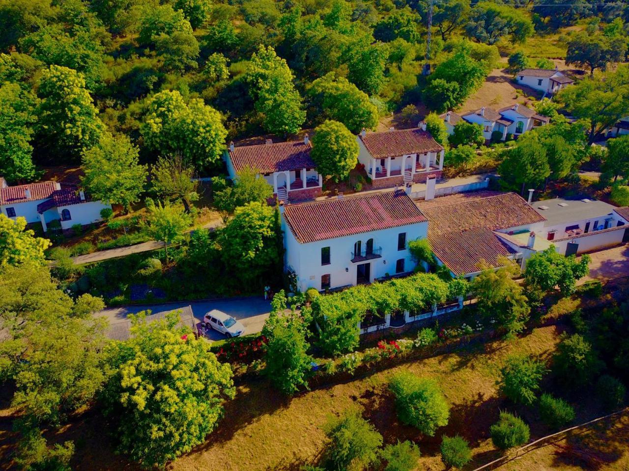 Finca Valbono Apartamentos Rurales Y Hotel Aracena Buitenkant foto